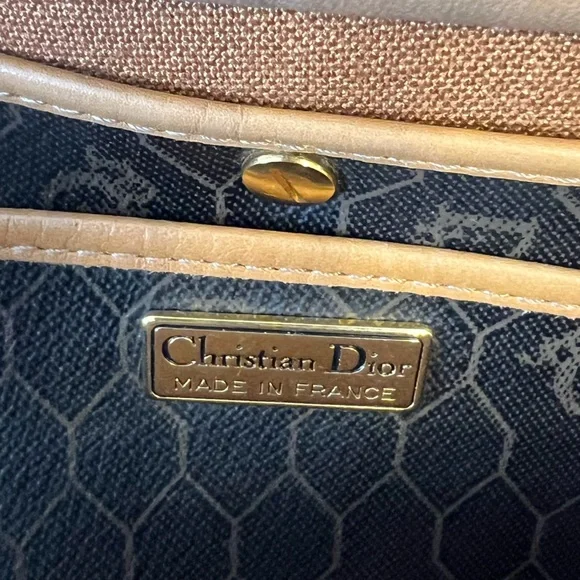 Christian Dior‎ honeycomb clutch/pouch - Picture 9 of 11